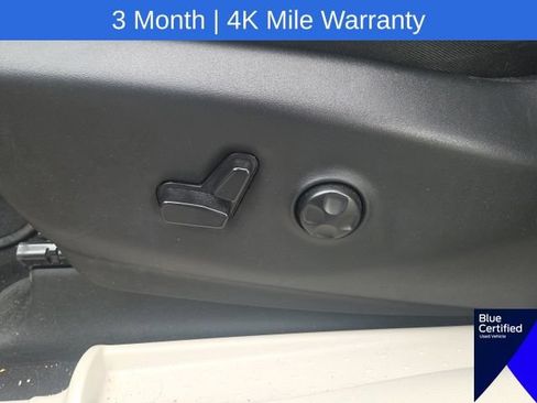 Used 2023 Chrysler Pacifica Touring-L FWD image 31
