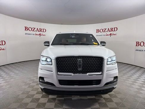 Used 2024 Lincoln Navigator L Reserve AWD/4WD image 2