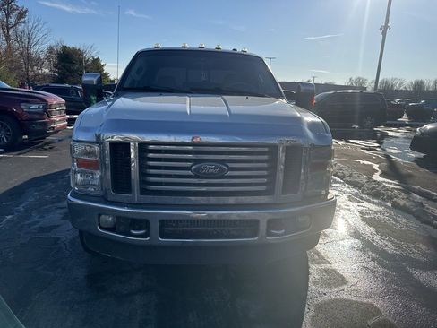 Used 2010 Ford F350 Lariat image 2