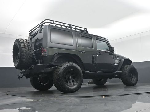Used 2012 Jeep Wrangler Unlimited Sahara AWD/4WD image 40