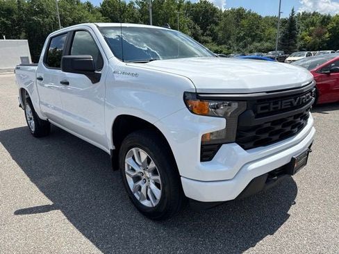 Used 2022 Chevrolet Silverado 1500 Custom AWD/4WD image 3