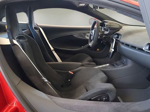 New 2026 McLaren Artura image 12