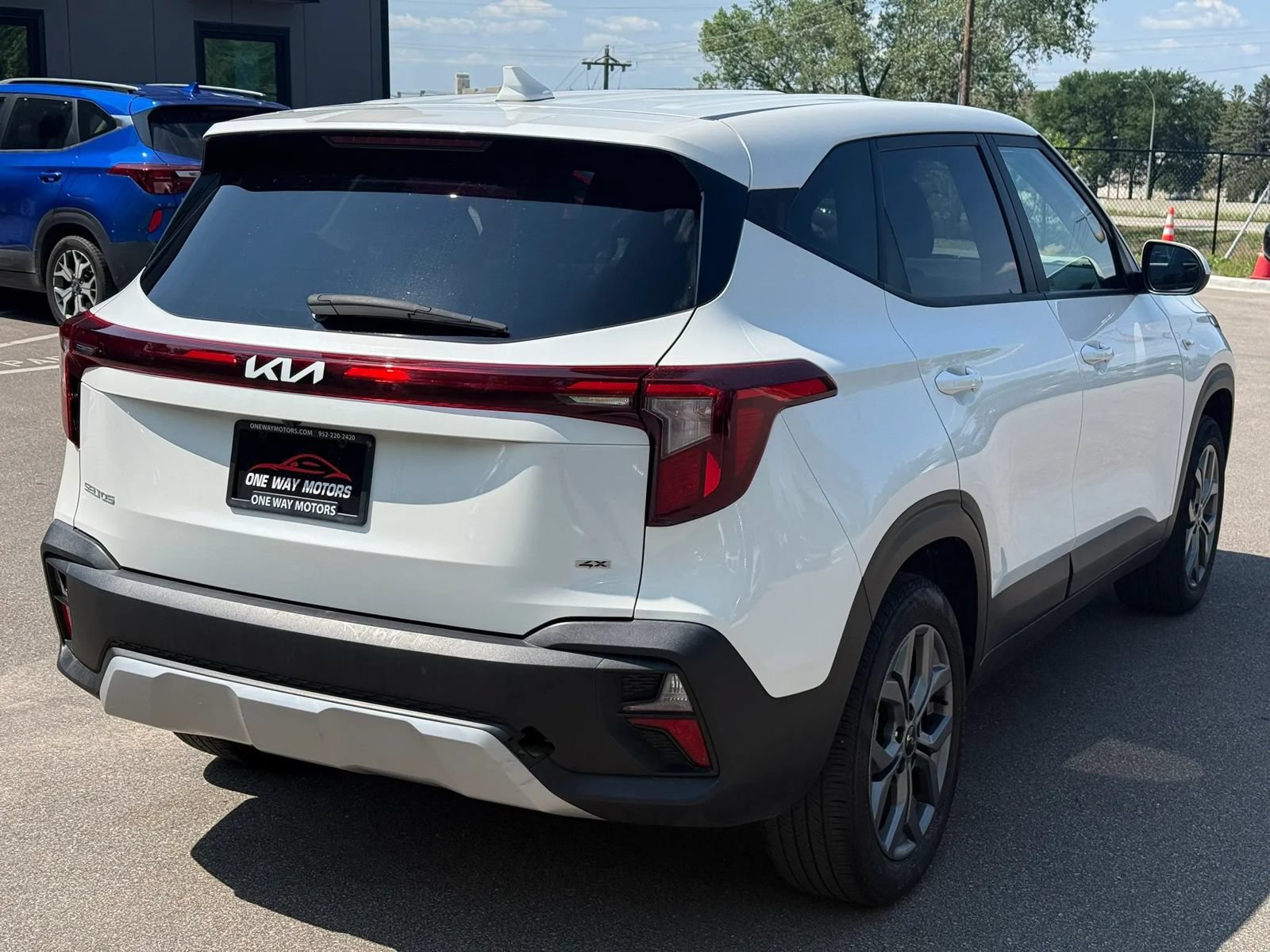 Used 2024 Kia Seltos LX AWD/4WD image 5