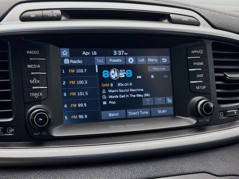 Used 2018 Kia Sorento LX image 9