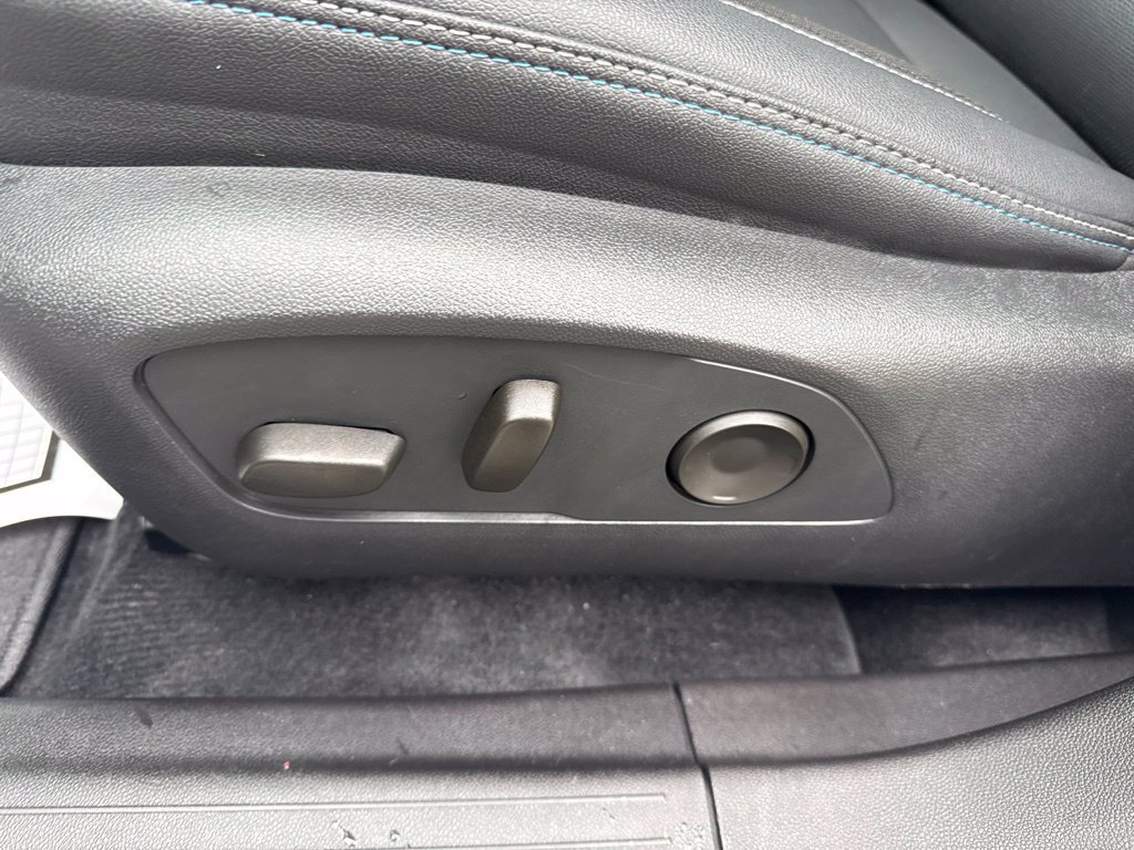 Used 2024 Chevrolet Equinox EV LT w/ LPO, All-Weather Mat Package FWD image 23