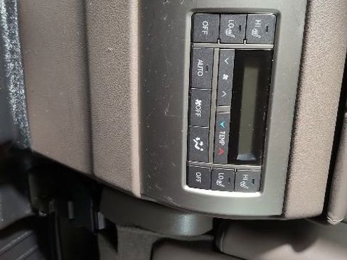 Used 2014 Lexus GX 460 w/ Premium Package AWD/4WD image 34