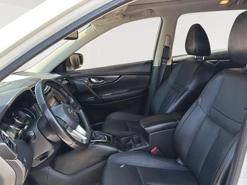 Used 2018 Nissan Rogue SL w/ Premium Package AWD/4WD image 9