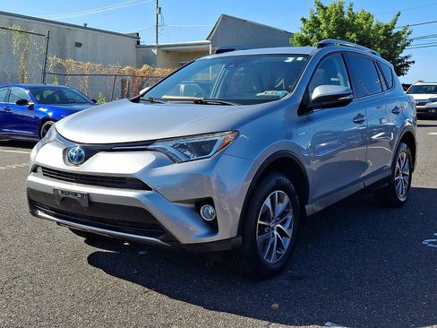 Used 2017 Toyota RAV4 XLE w/ All Weather Liner Package AWD/4WD image 3