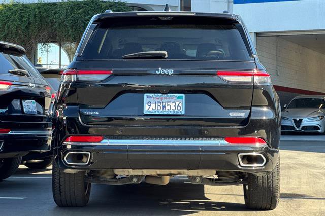 Used 2023 Jeep Grand Cherokee Overland w/ Luxury Tech Group IV AWD/4WD image 4