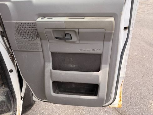 Used 2011 Ford E-150 and Econoline 150 w/ Commercial Cargo Van Pkg RWD image 18