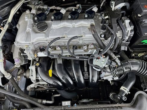 Used 2022 Toyota Corolla L image 37