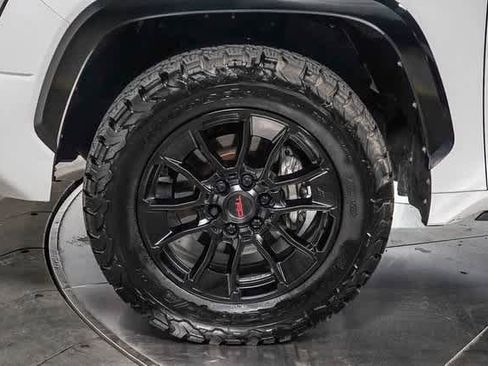 Used 2022 Toyota Tundra Platinum w/ Advanced Package image 10