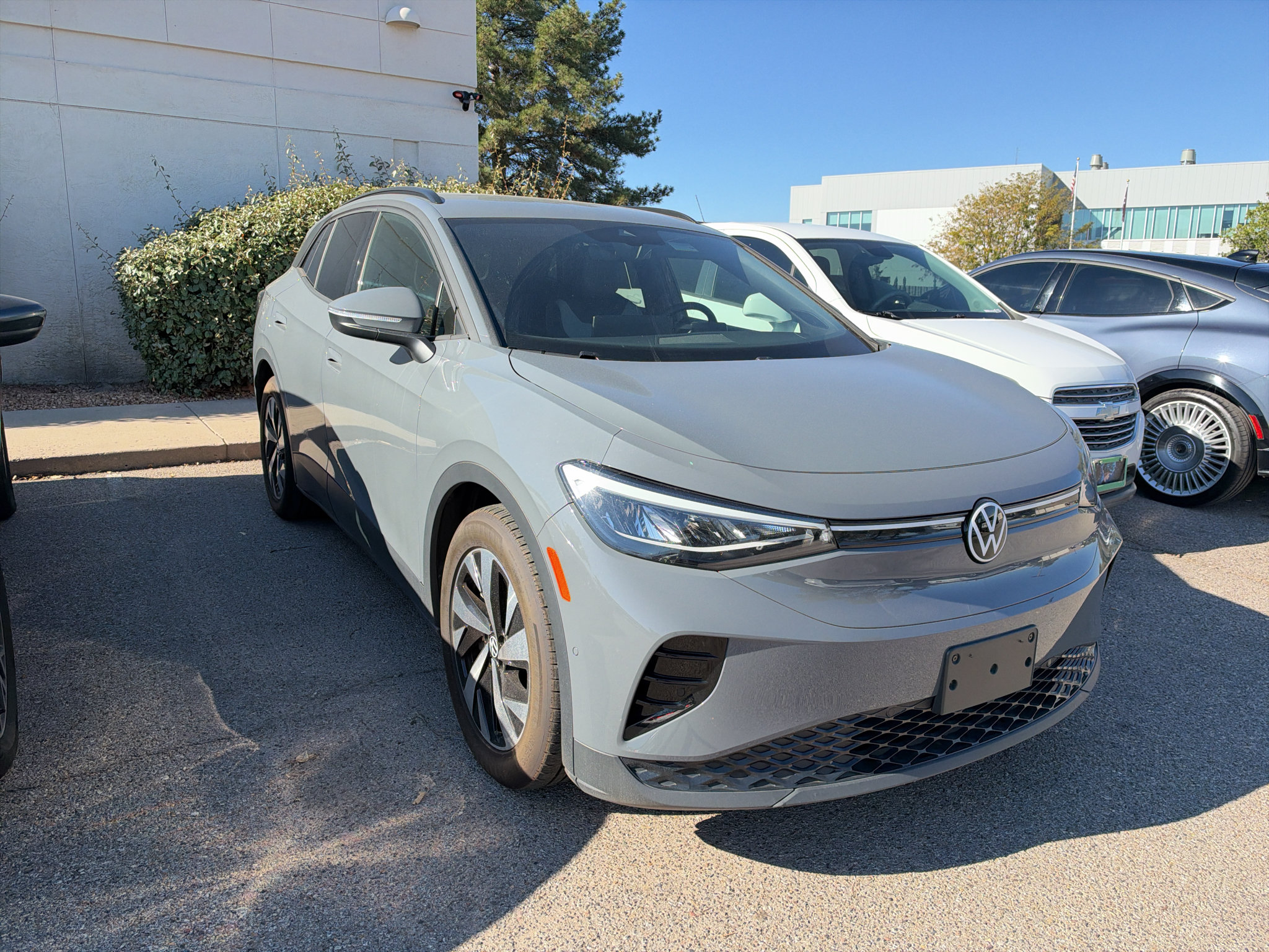 Used 2024 Volkswagen ID.4 2WD image 3