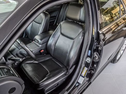 Used 2020 Chrysler 300 Limited image 40