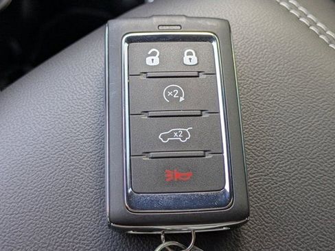 New 2025 Jeep Grand Cherokee L Altitude image 26