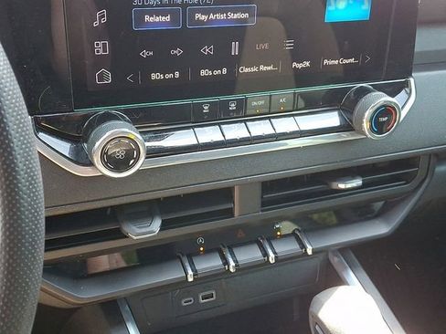 Used 2024 Chevrolet Colorado Trail Boss w/ Technology Package AWD/4WD image 18