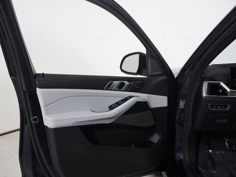 Used 2026 BMW X7 xDrive40i w/ M Sport Package image 24