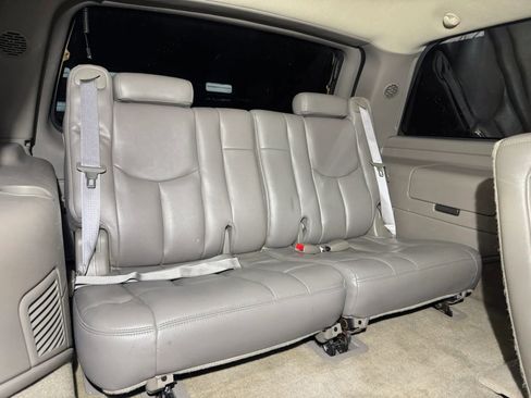 Used 2005 Chevrolet Tahoe Z71 w/ Preferred Equipment Group AWD/4WD image 36