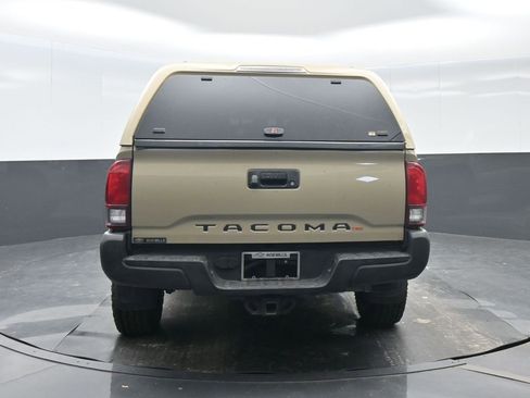Used 2019 Toyota Tacoma TRD Off-Road image 5