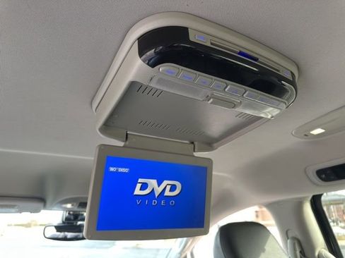 Used 2017 Chrysler Pacifica Touring-L image 27