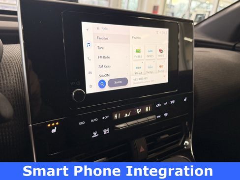 Used 2023 Subaru Solterra AWD image 31