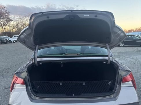 Used 2024 Hyundai Elantra SEL image 30