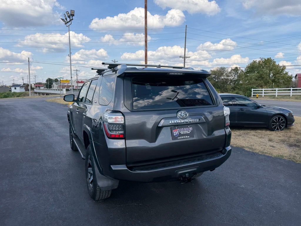 Used 2017 Toyota 4Runner SR5 AWD/4WD image 5