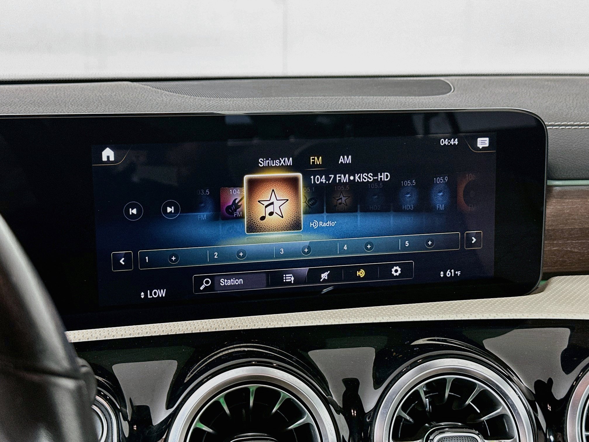Used 2023 Mercedes-Benz CLA 250 image 21