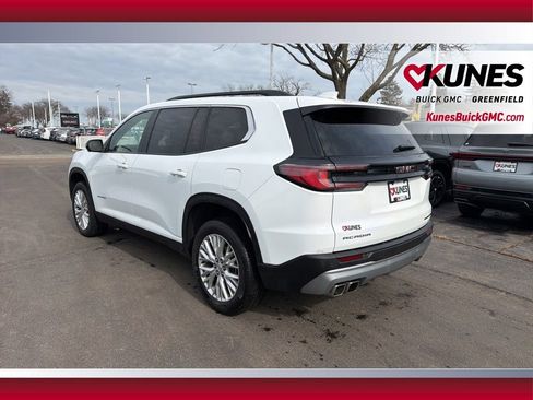 Used 2024 GMC Acadia Elevation image 8