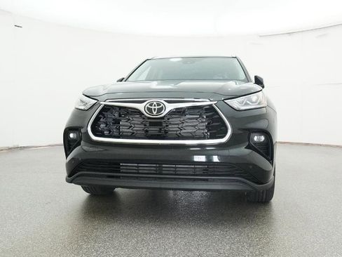 New 2026 Toyota Highlander Limited image 3