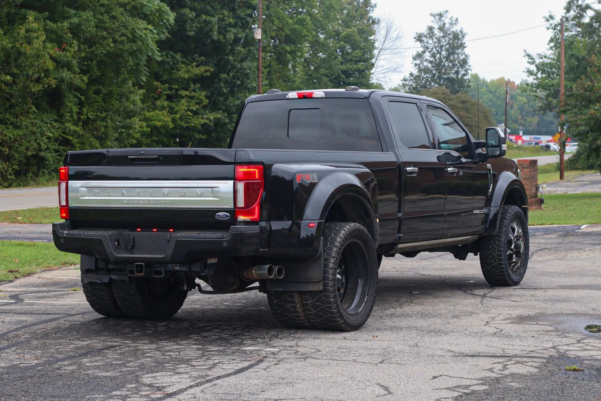Used 2022 Ford F450 Platinum w/ FX4 Off-Road Package AWD/4WD image 4