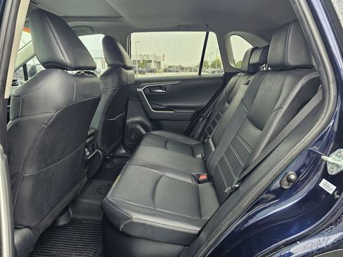 Used 2019 Toyota RAV4 Limited AWD/4WD image 17