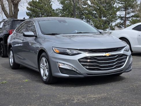 Used 2024 Chevrolet Malibu LT image 2
