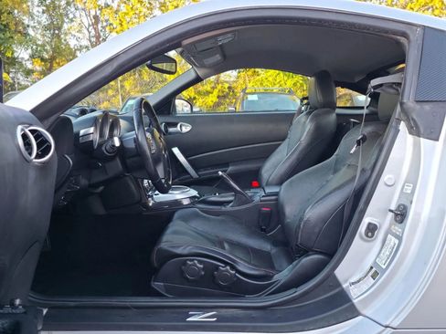 Used 2008 Nissan 350Z Touring image 16