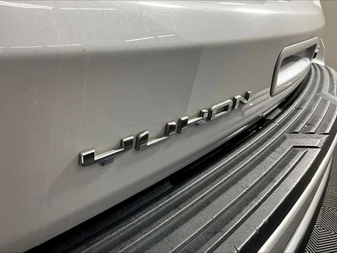 Certified 2023 GMC Yukon XL Denali image 29