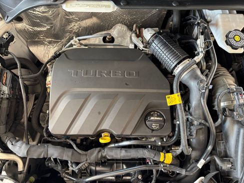 Used 2025 Chevrolet Trax LT FWD image 30