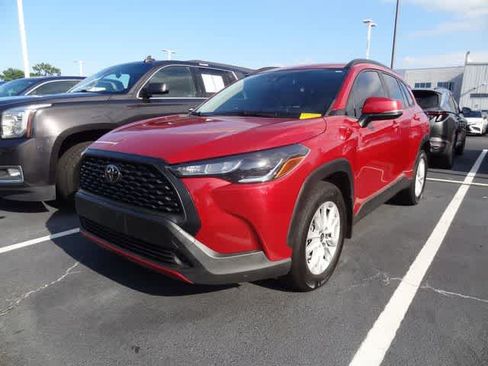 Used 2022 Toyota Corolla Cross LE FWD image 1