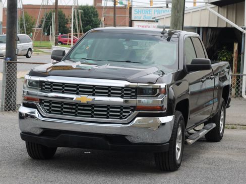 Used 2018 Chevrolet Silverado 1500 LT AWD/4WD image 3