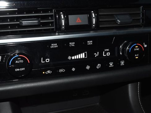 Used 2025 Nissan Pathfinder SV AWD/4WD image 12