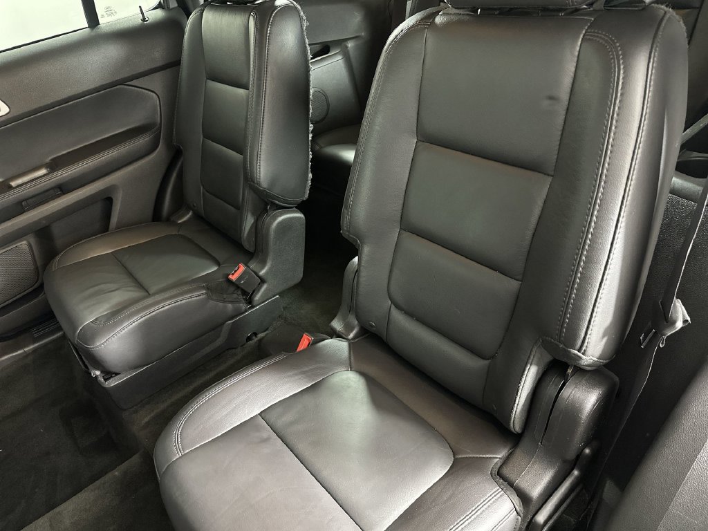 Used 2015 Ford Explorer XLT w/ Equipment Group 202B AWD/4WD image 25