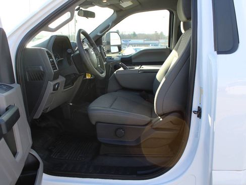 Used 2022 Ford F250 XL w/ STX Appearance Package image 13