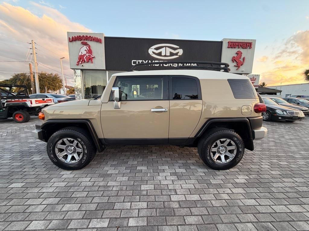 Used 2014 Toyota FJ Cruiser 4WD w/ Convenience Package image 4