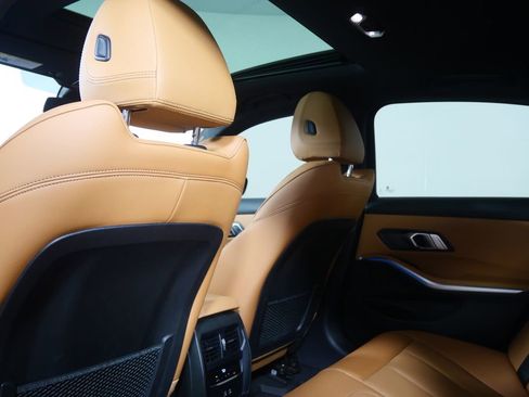 Certified 2022 BMW 330e w/ M Sport Package image 17