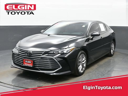 Used 2019 Toyota Avalon XLE image 1