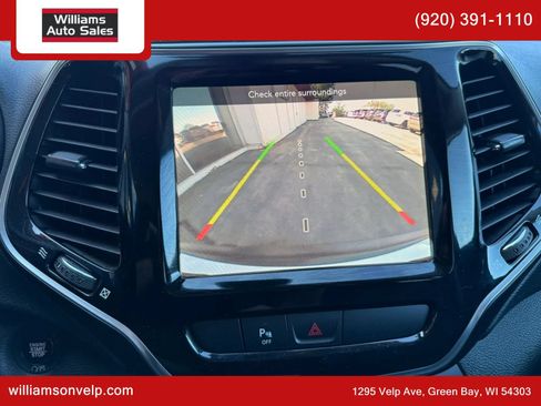 Used 2019 Jeep Cherokee Limited w/ Luxury Group AWD/4WD image 19