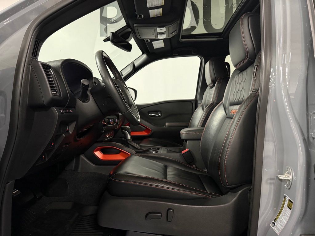 Used 2023 Nissan Frontier PRO-4X w/ Pro-4X Premium Package AWD/4WD image 9