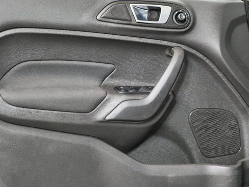 Used 2015 Ford Fiesta SE FWD image 6