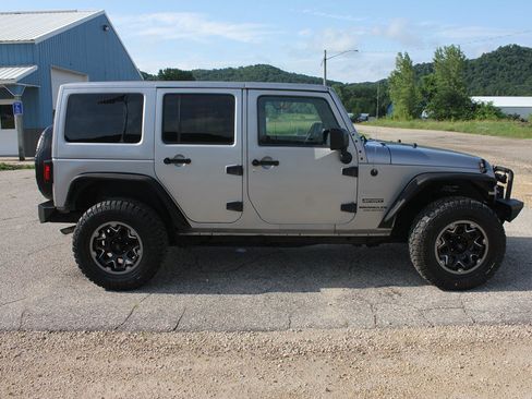 Used 2016 Jeep Wrangler Unlimited Sport w/ Quick Order Package 24S AWD/4WD image 4