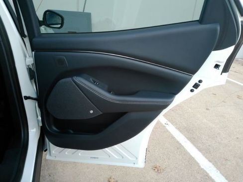 Used 2021 Ford Mustang Mach-E Premium image 23