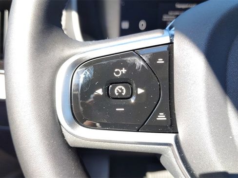 New 2026 Volvo XC90 B6 Plus w/ Protection Package Premier image 15